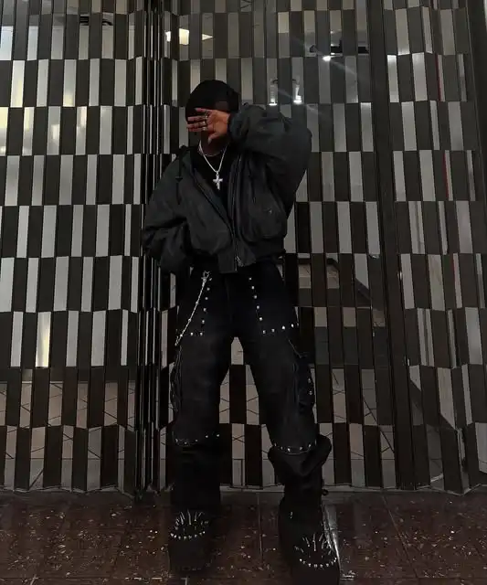 @babyking_donharrizz wear FourthSex 24FW Remake Custom Large Head Rivet Pierced Wax Coated Destroyed Pierced Denim Ski Boots (6/7)