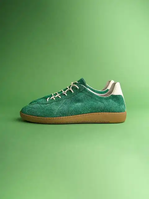 Meet HALO:Clean lines.Bold green.Everyday comfort. Next Impulsive’s lates drop brings suede texture and standout color into one timeless silhouette#shoes #sneakers #fashion #green #outfits #ootd #psylos1 #psylos1andme #paylos1me (3/3)